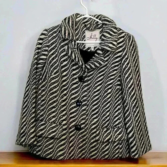 Milly 100% Wool Car Coat, 4 Buttons up the Front, 2 pockets, Dry Clean , Size 2 - Picture 1 of 7